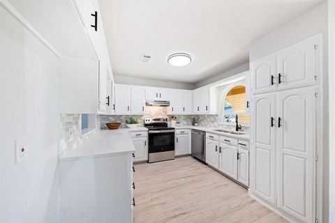 Tiny photo for 4507 Longacres Court, Arlington, TX 76016 (MLS # 21100332)