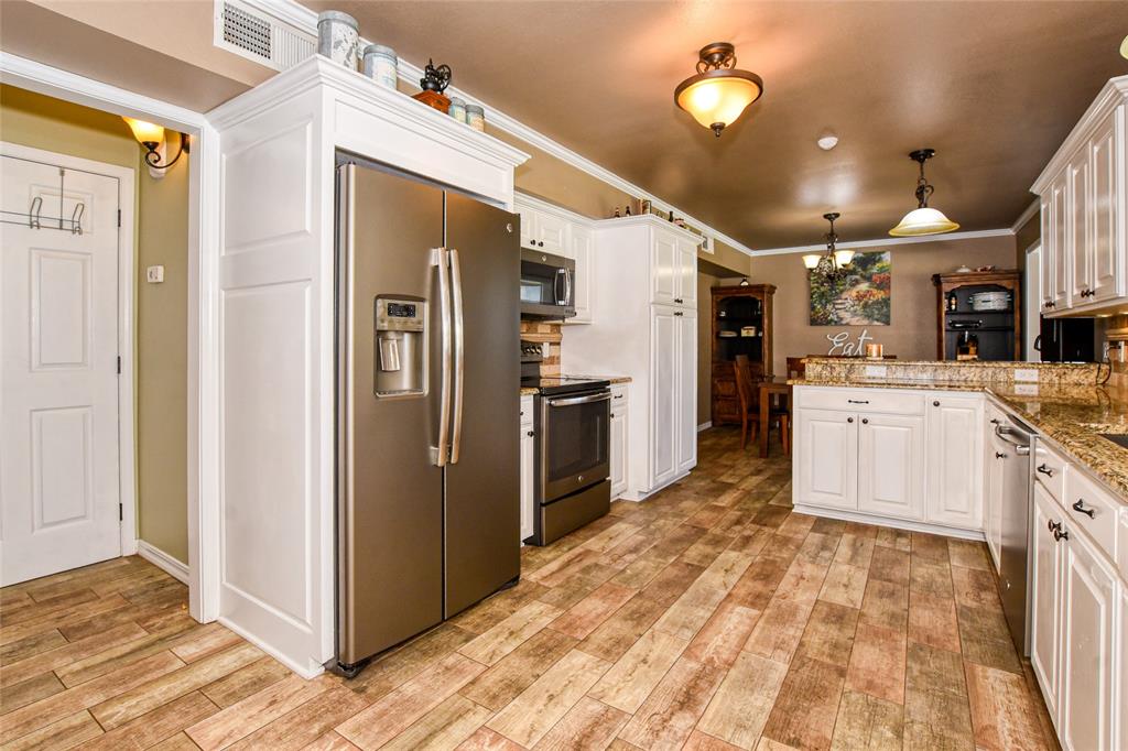 Springhill, Louisiana 71075, United States, 3 Bedrooms Bedrooms, ,3 BathroomsBathrooms,Residential,Contingent,93438