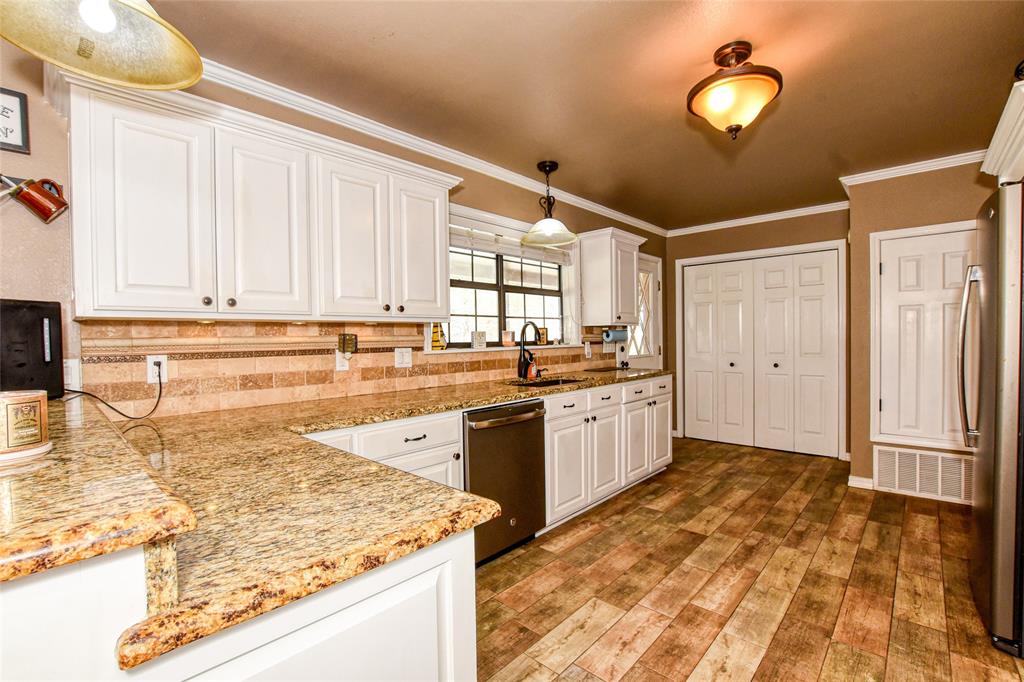 Springhill, Louisiana 71075, United States, 3 Bedrooms Bedrooms, ,3 BathroomsBathrooms,Residential,Contingent,93438