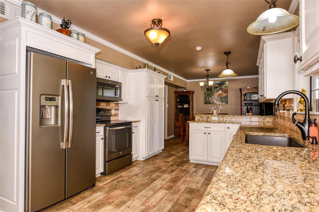 Springhill, Louisiana 71075, United States, 3 Bedrooms Bedrooms, ,3 BathroomsBathrooms,Residential,Contingent,93438