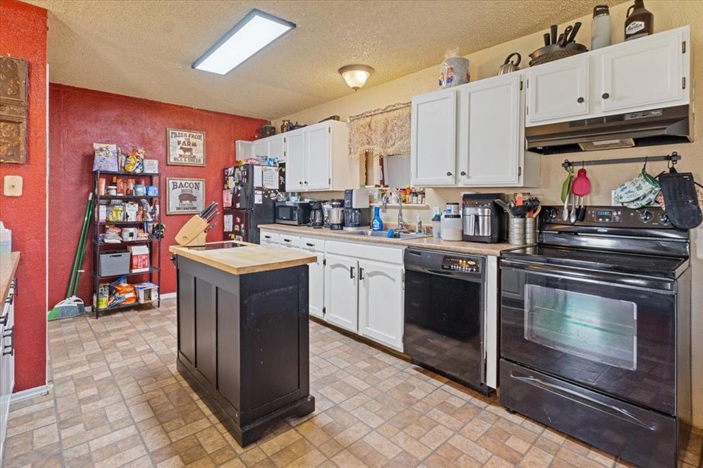 Granbury, Texas 76048, United States, 3 Bedrooms Bedrooms, ,2 BathroomsBathrooms,Residential,Active,145728