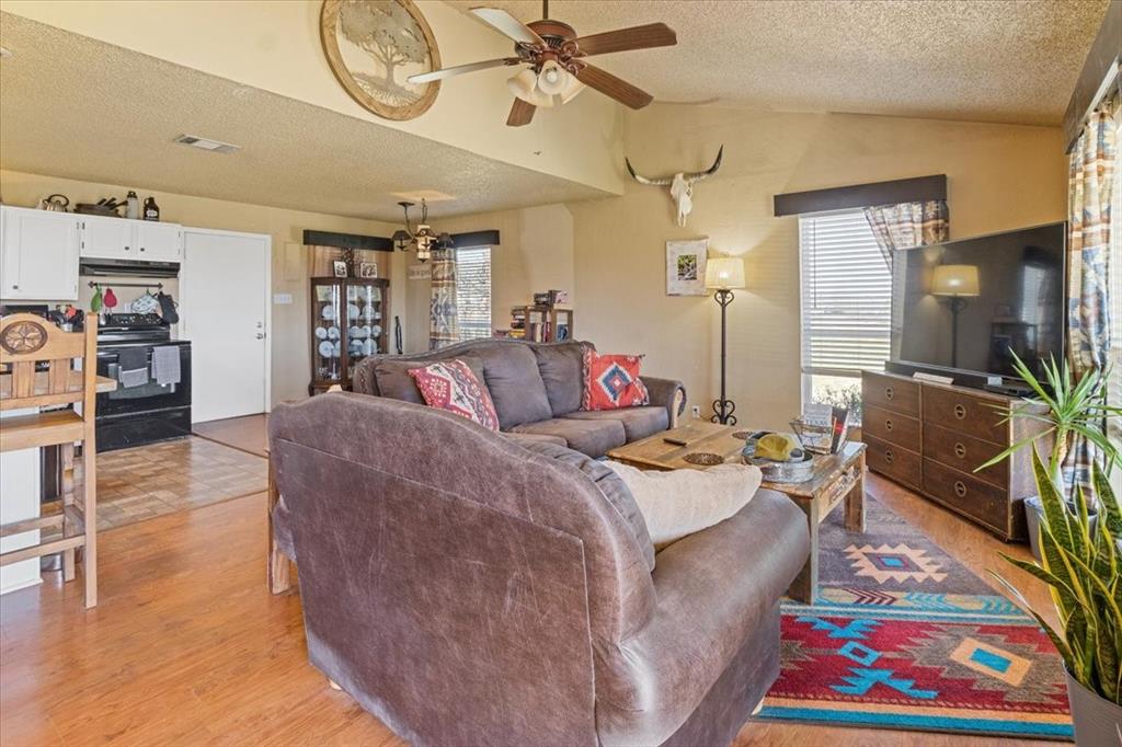 Granbury, Texas 76048, United States, 3 Bedrooms Bedrooms, ,2 BathroomsBathrooms,Residential,Active,145728