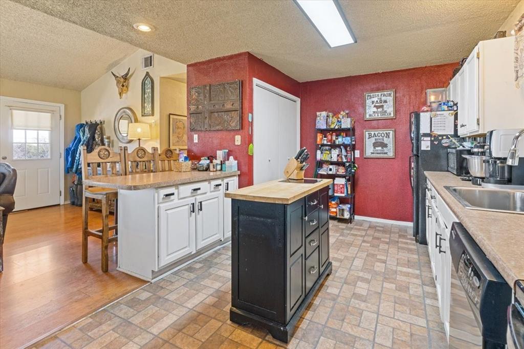 Granbury, Texas 76048, United States, 3 Bedrooms Bedrooms, ,2 BathroomsBathrooms,Residential,Active,145728