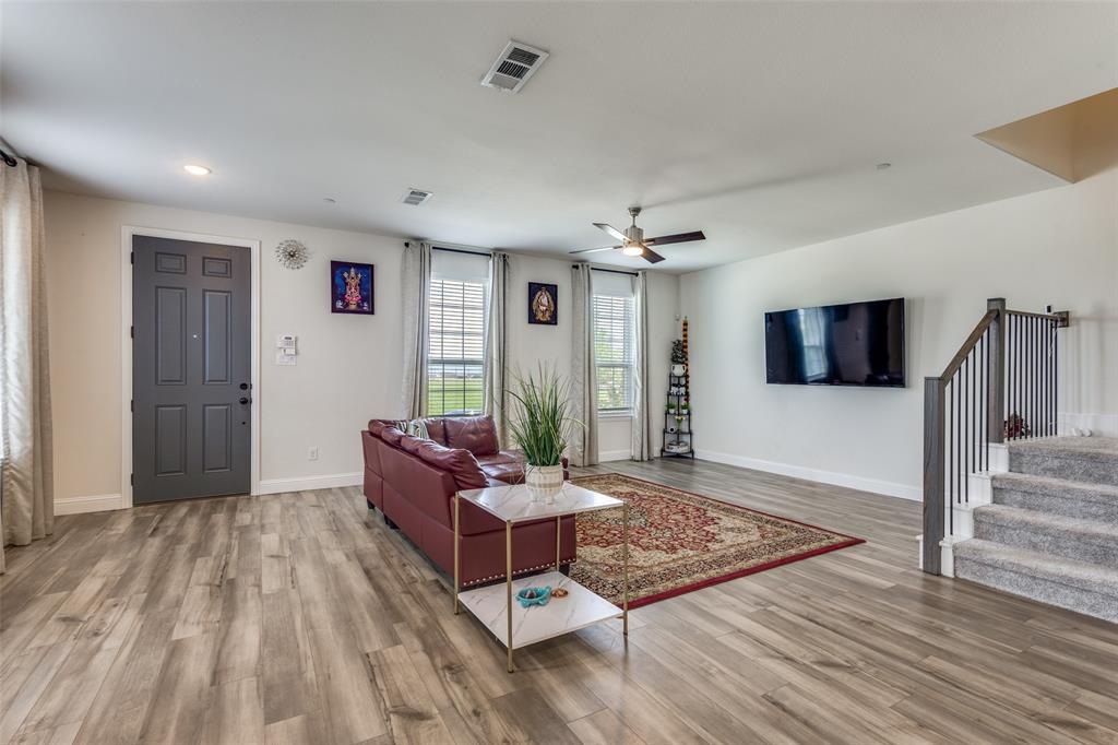 9073 Swallowtail Street