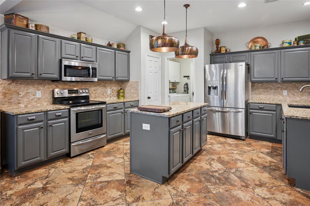 Saginaw, Texas 76179, United States, 3 Bedrooms Bedrooms, ,2 BathroomsBathrooms,Residential,Active,223318