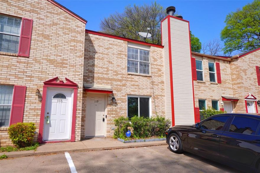Beautiful 2-bedroom, 1.5-bath townhouse located on Main Street in the heart of Duncanville! This two-level home offers 1,085 square feet of comfortable living space with modern finishes throughout. Enjoy laminate flooring, granite countertops, fresh paint, and a cozy wood-burning fireplace that adds warmth and charm to the living area.
The functional layout provides spacious bedrooms upstairs, including a generously sized primary suite. The kitchen features granite counters and updated finishes, perfect for everyday living or entertaining. Step outside to your private small yard—ideal for grilling, relaxing, or hosting guests.
Conveniently located near shopping, dining, and major roadways with easy access to the Metroplex. Assigned parking included.
Whether you're a first-time buyer, downsizing, or looking for an investment opportunity, this move-in ready townhome is a fantastic value. Seller is motivated.
schedule your showing today!