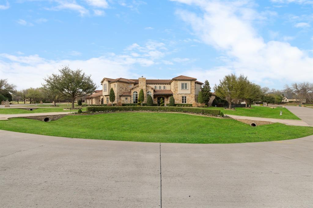 723 Bending Oak Trail