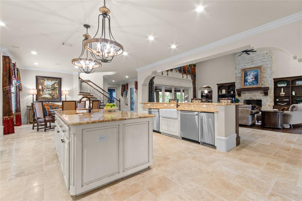 723 Bending Oak Trail