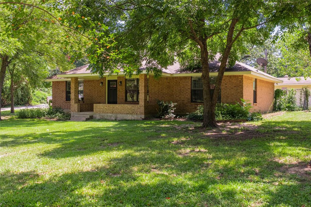 1000 Leaning Oak Drive