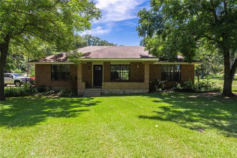 1000 Leaning Oak Drive Tool TX 75143