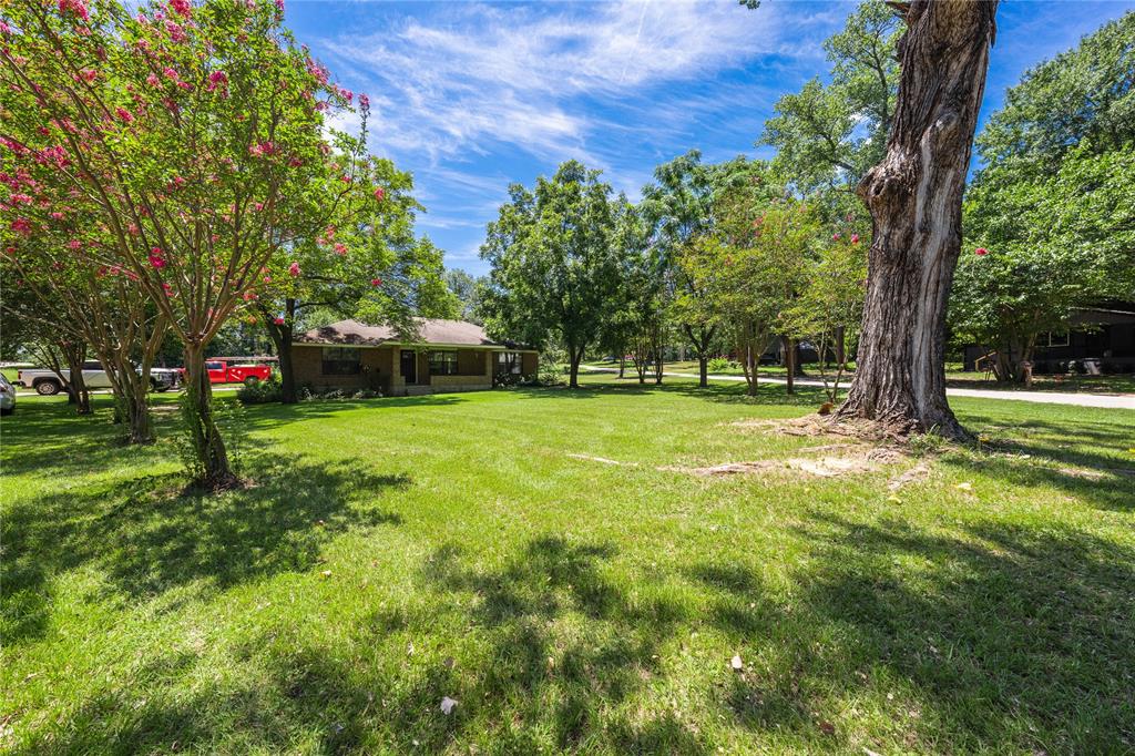 1000 Leaning Oak Drive