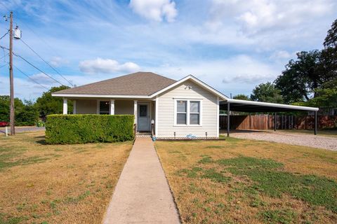 512 N Roberts Street West TX 76691
