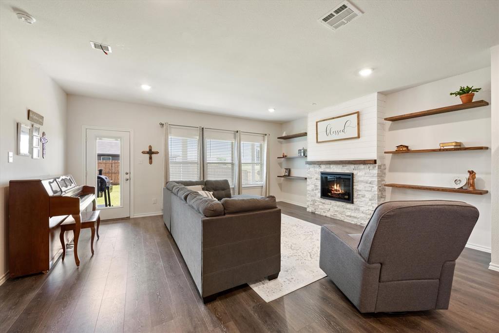 Magnolia Ph 9 - Residential Lease