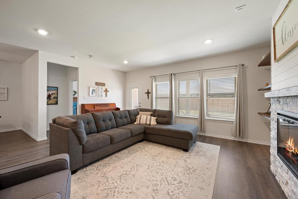 Magnolia Ph 9 - Residential Lease