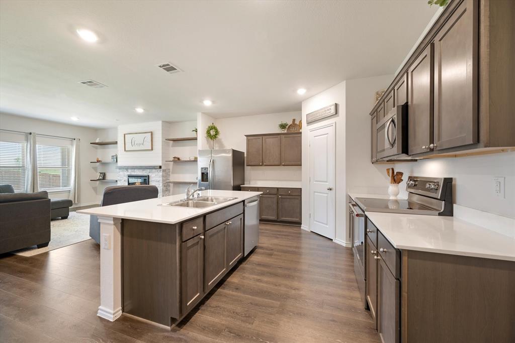 Magnolia Ph 9 - Residential Lease