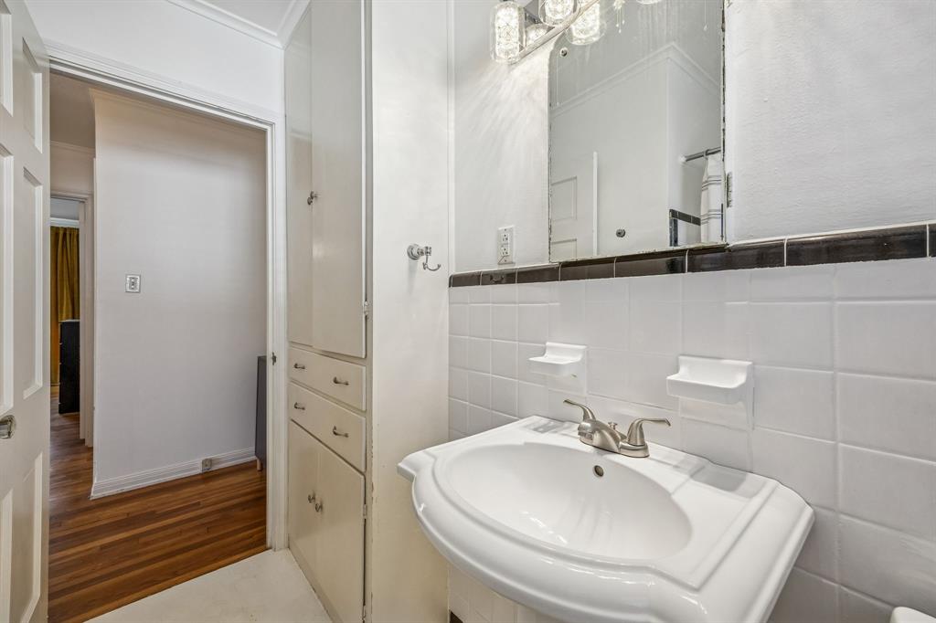 Crestwood - Residential