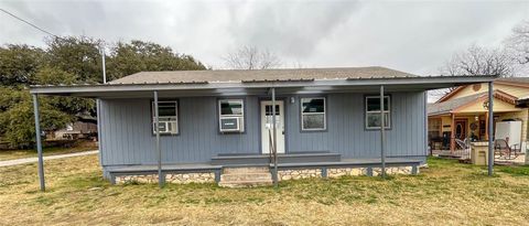 A home in Comanche