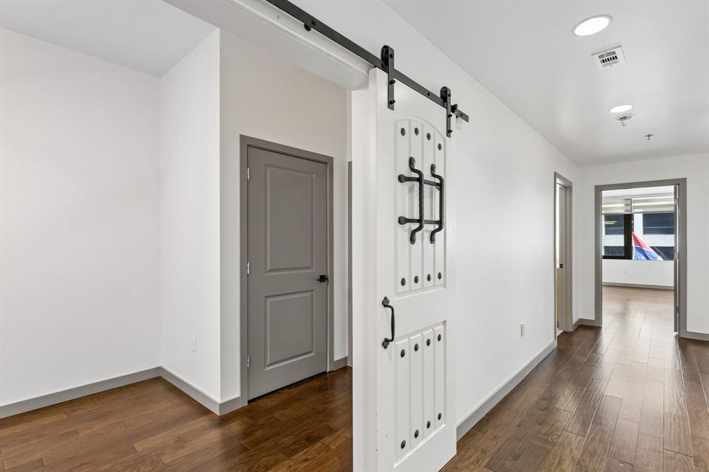 1200 Main Street 508