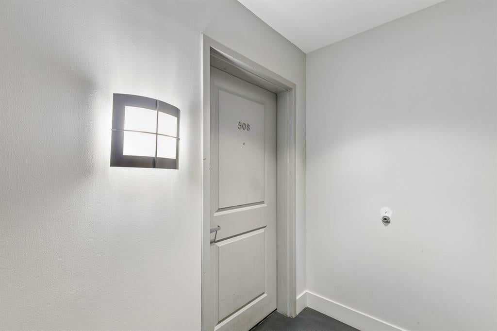 1200 Main Street 508