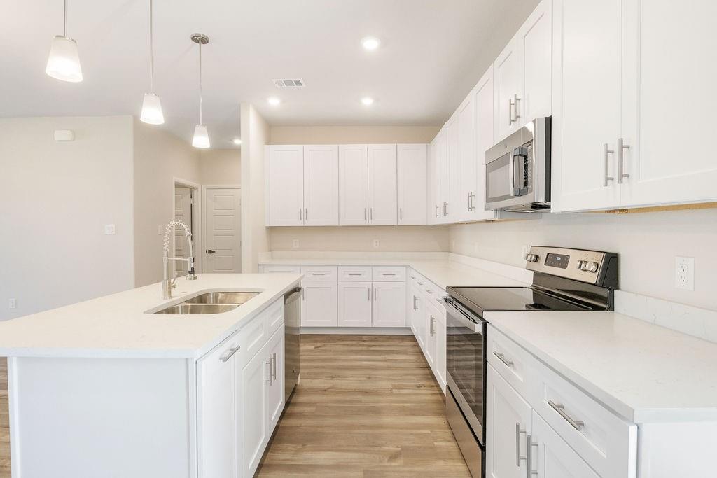 Canyon Creek III - Residential Lease