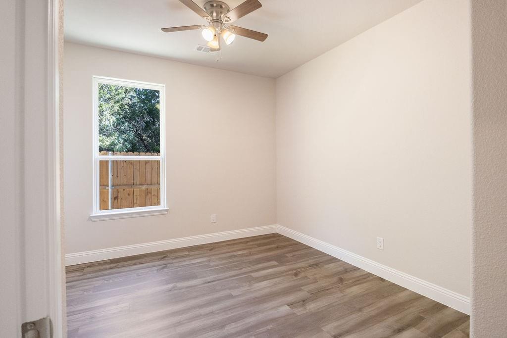 Canyon Creek III - Residential Lease