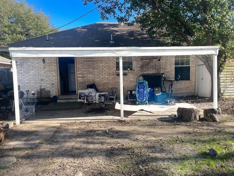 A home in Crandall