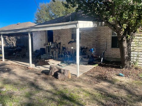 A home in Crandall