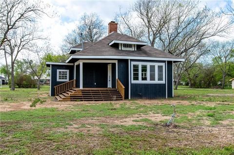 606 6th Street Moody TX 76557