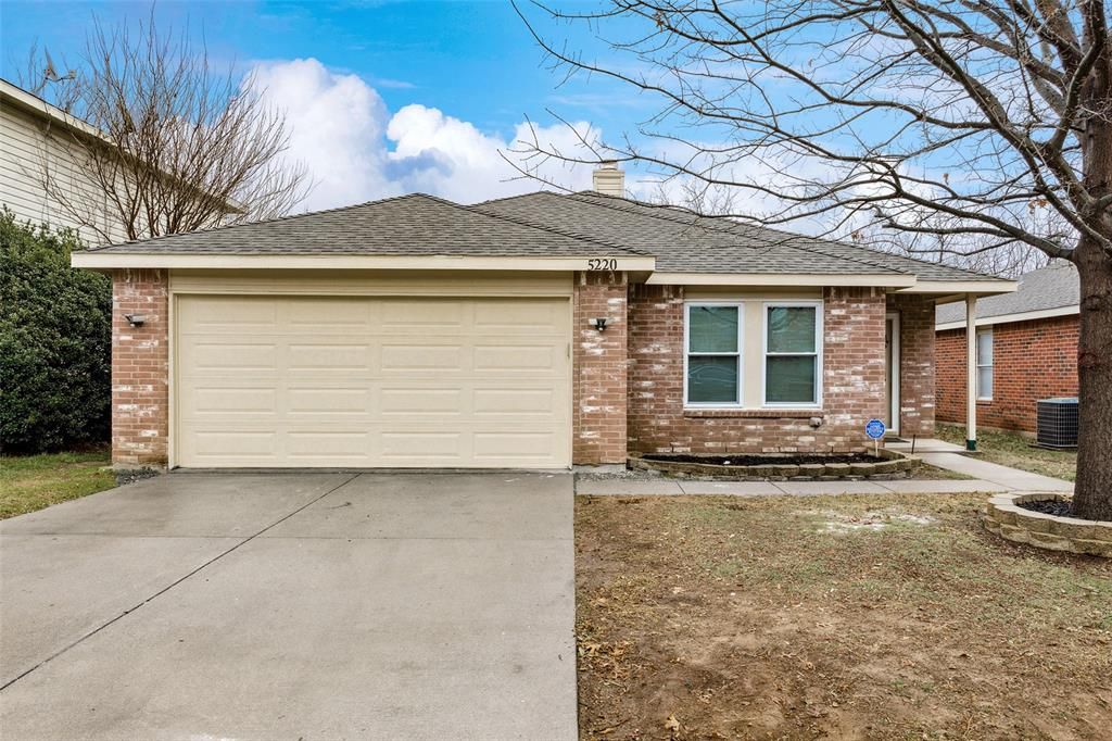 Photo of 5220 Royal Burgess Drive, Fort Worth, TX 76135 (MLS # 21194155)