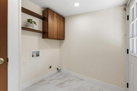 Tiny photo for 1112 S Travis Street, Sherman, TX 75090 (MLS # 21223550)