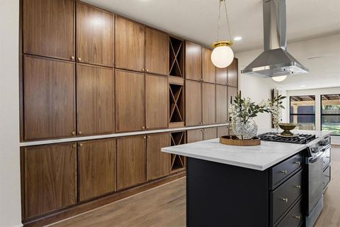 Tiny photo for 1112 S Travis Street, Sherman, TX 75090 (MLS # 21223550)