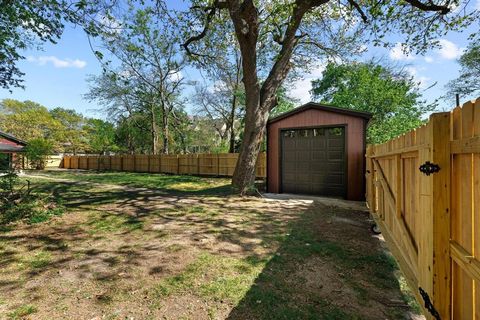 Tiny photo for 1112 S Travis Street, Sherman, TX 75090 (MLS # 21223550)