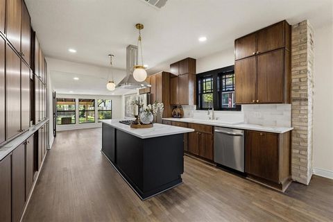 Tiny photo for 1112 S Travis Street, Sherman, TX 75090 (MLS # 21223550)