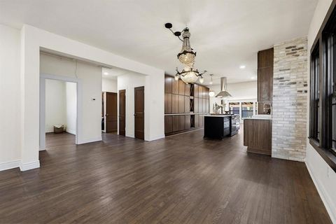 Tiny photo for 1112 S Travis Street, Sherman, TX 75090 (MLS # 21223550)