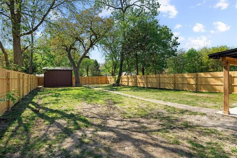 Tiny photo for 1112 S Travis Street, Sherman, TX 75090 (MLS # 21223550)