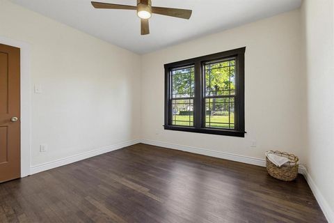 Tiny photo for 1112 S Travis Street, Sherman, TX 75090 (MLS # 21223550)