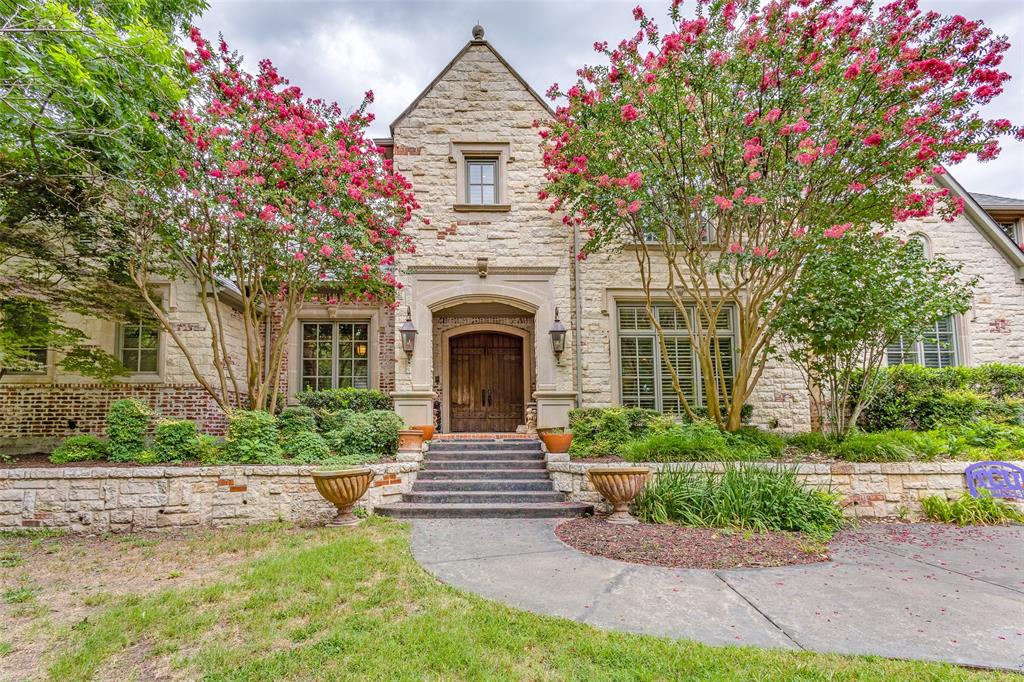 380 Ashwood Lane