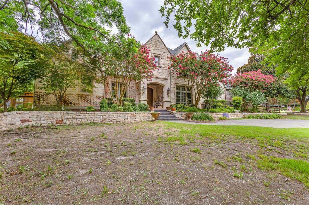 380 Ashwood Lane