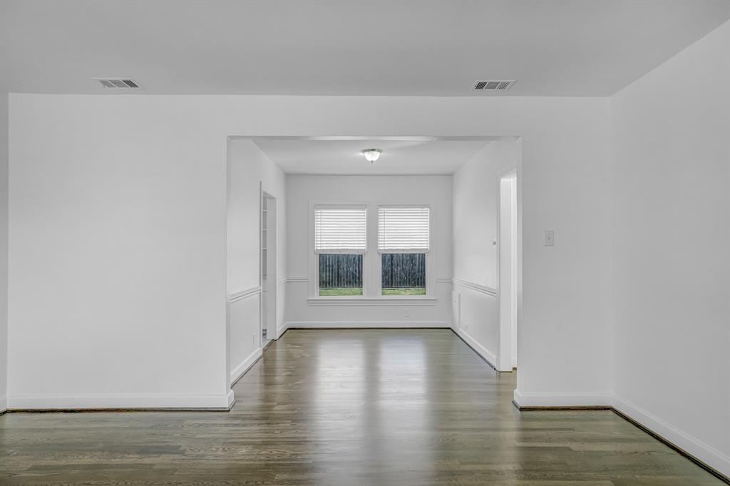 5422 Stoneleigh Avenue