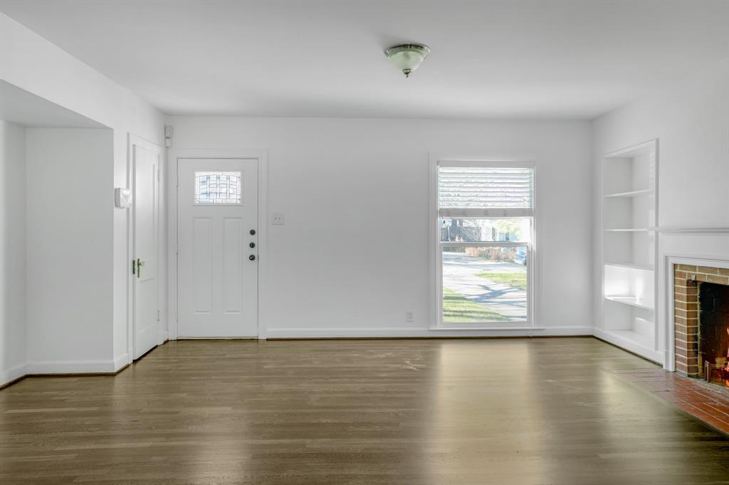 5422 Stoneleigh Avenue