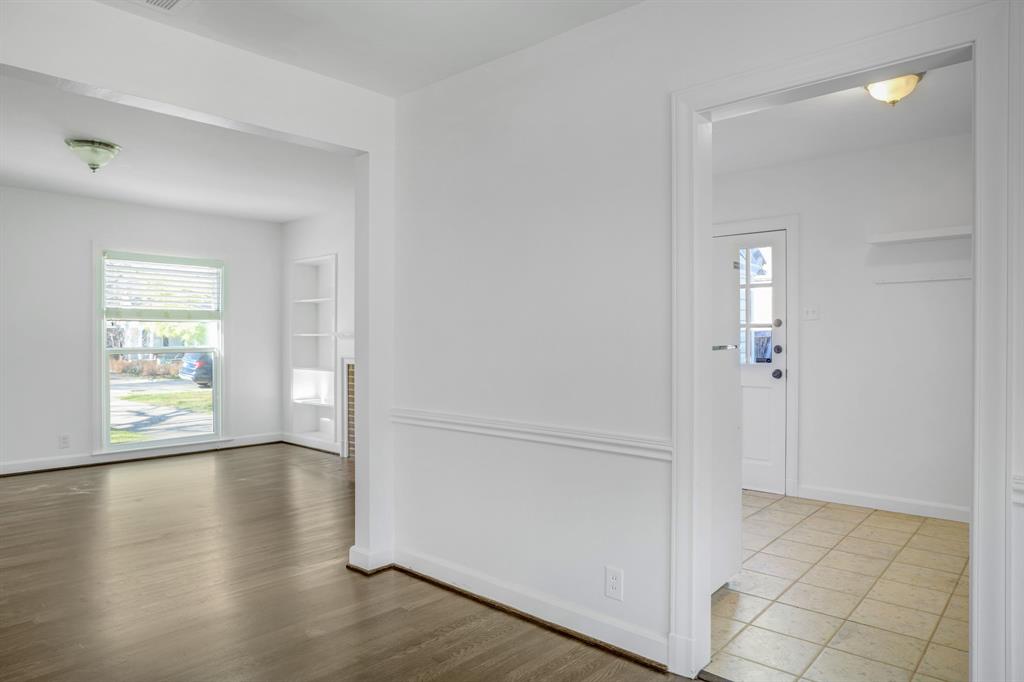 5422 Stoneleigh Avenue