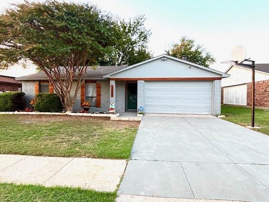 Beautifully remodeled three bedroom two bath home located in the heart of Fort Worth TX! This home features updates throughout including new paint interior and exterior, new fixtures, new flooring, appliances and more! Great layout for entertaining, the kitchen opens up to the main living room and dining area. Spacious bedrooms with a HUGE backyard for the family and animals! The home sits in the Camelot subdivision which is close to schools and shopping. NO HOA! Two car garage, with spacious driveway for additional parking. Don't miss out on this diamond! NEW PHOTOS COMING SOON!