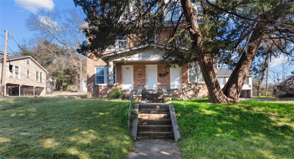 412 Wyandotte Street