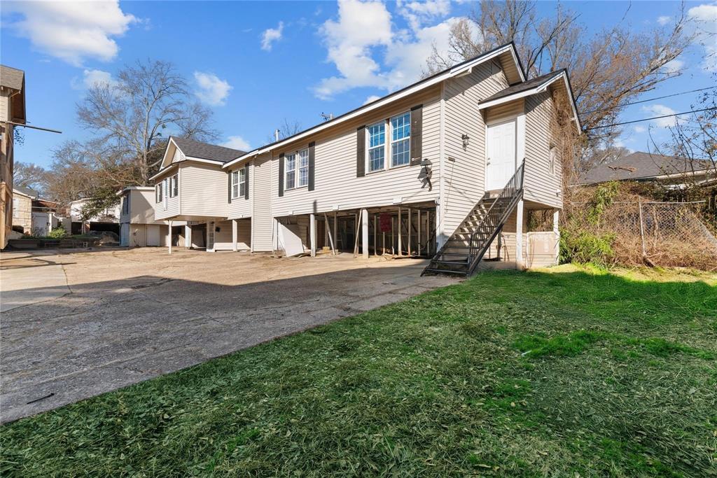 412 Wyandotte Street