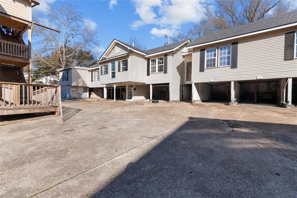 412 Wyandotte Street