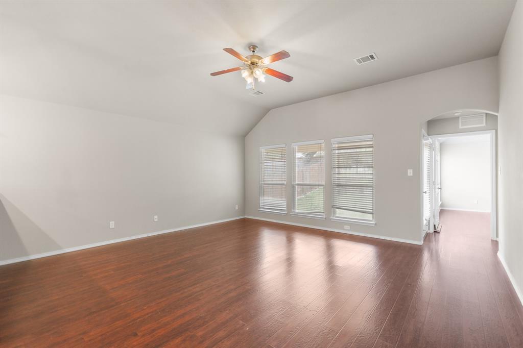 1002 Hidden Oaks Drive