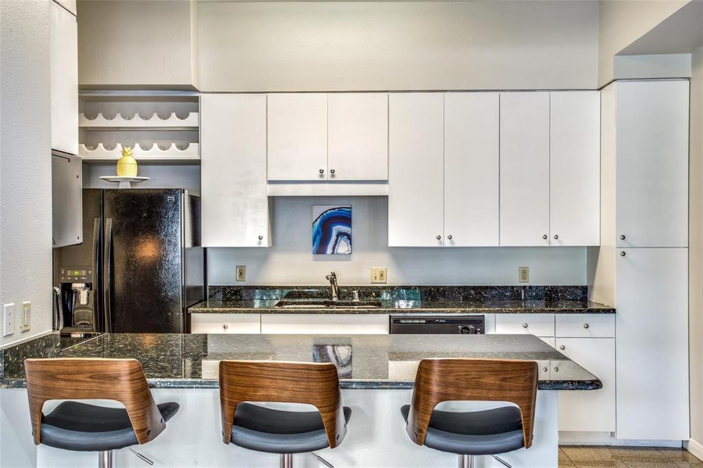 Renaissance On Turtle Creek Condo - Residential Lease