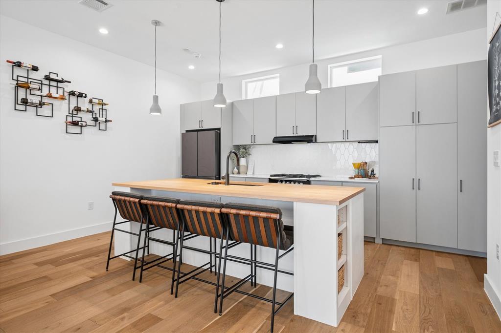 Dallas Land and Loan - Residential