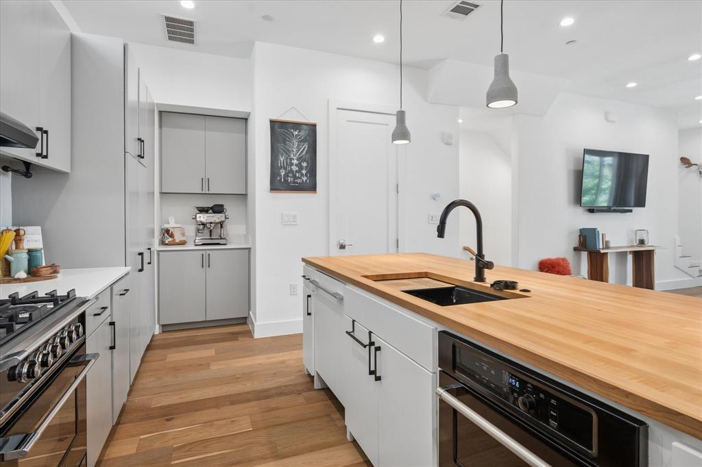 Dallas Land and Loan - Residential