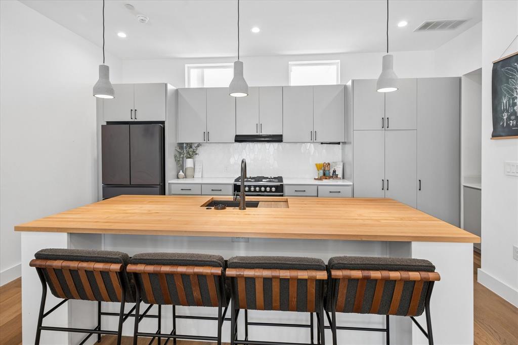 Dallas Land and Loan - Residential